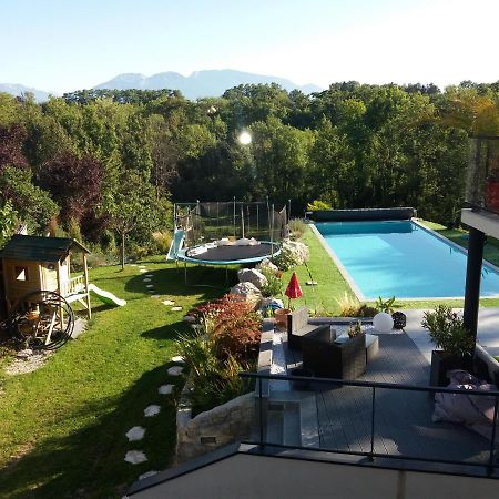 Chambres, Cuisine, Piscine, Spa, Billards, Airhockey, Nature Fillinges ภายนอก รูปภาพ