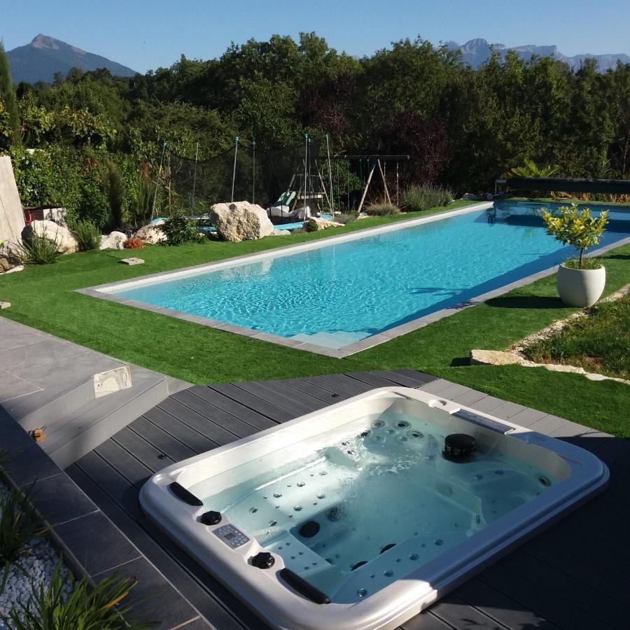 Chambres, Cuisine, Piscine, Spa, Billards, Airhockey, Nature Fillinges ภายนอก รูปภาพ